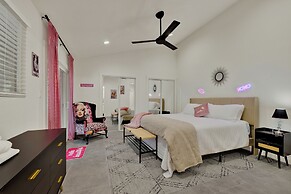 Whitewater River House - Game Room, Firepit, Walking Distance to White