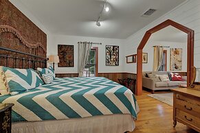 Nandina Cottage Hot-tub Four Minutes to Marktplatz!