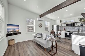 Evergreen Escape W/hot-tub 5 Min to Downtown!