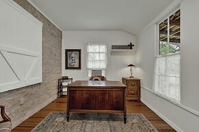 Rocking Ox Gasthaus and Barn Cabin