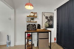 Poplar Place - Q With Hot tub and Firepit - 5 min to Main