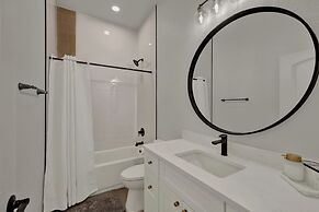 Serene Getaway Nestled in the Tx Hill Country!