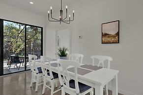 Serene Getaway Nestled in the Tx Hill Country!