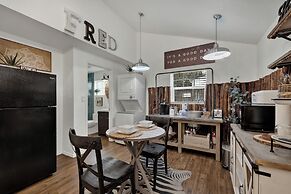 Poplar Place Soho With Hot Tub - 6 Blks to Main St