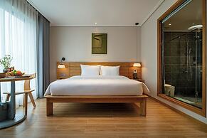 Nam Dat Hotel by D'Lecia Ha Long