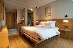 Nam Dat Hotel by D'Lecia Ha Long