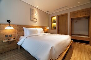 Nam Dat Hotel by D'Lecia Ha Long