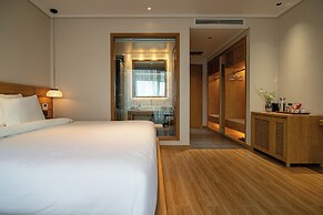 Nam Dat Hotel by D'Lecia Ha Long