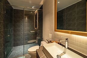 Nam Dat Hotel by D'Lecia Ha Long