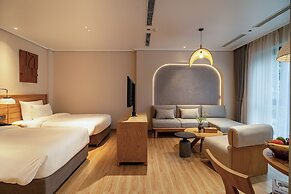 Nam Dat Hotel by D'Lecia Ha Long