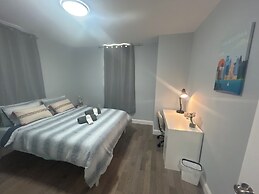Cozy 2-3 Bedroom Apt in Center City