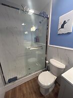 Cozy 2-3 Bedroom Apt in Center City