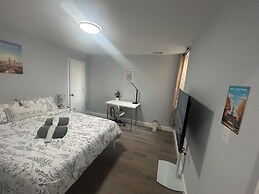 Cozy 2-3 Bedroom Apt in Center City