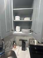 Cozy 2-3 Bedroom Apt in Center City