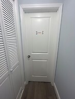 Cozy 2-3 Bedroom Apt in Center City