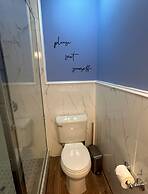 Cozy 2-3 Bedroom Apt in Center City