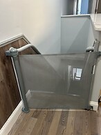 Cozy 2-3 Bedroom Apt in Center City