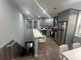 Cozy 2-3 Bedroom Apt in Center City
