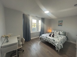 Cozy 2-3 Bedroom Apt in Center City