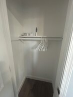 Cozy 2-3 Bedroom Apt in Center City