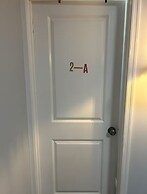 Cozy 2-3 Bedroom Apt in Center City