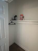 Cozy 2-3 Bedroom Apt in Center City