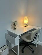 Cozy 2-3 Bedroom Apt in Center City