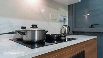 Moonway Luxury Suites At CORE Residence