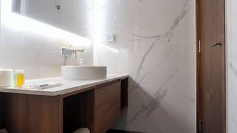 Moonway Luxury Suites At CORE Residence