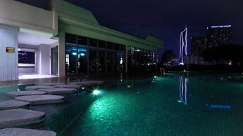 Moonway Luxury Suites At CORE Residence