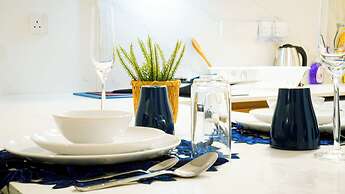 Moonway Luxury Suites At CORE Residence