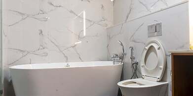 Moonway Luxury Suites At CORE Residence