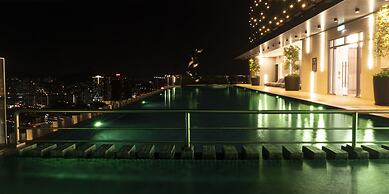 Moonway Luxury Suites At CORE Residence