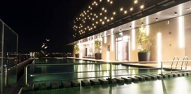 Moonway Luxury Suites At CORE Residence