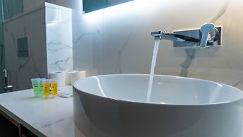 Moonway Luxury Suites At CORE Residence