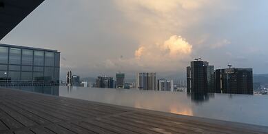 Moonway Luxury Suites At CORE Residence