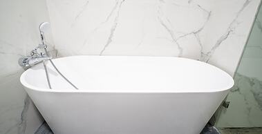 Moonway Luxury Suites At CORE Residence