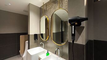 Moonway Luxury Suites At CORE Residence