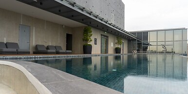 Moonway Luxury Suites At CORE Residence