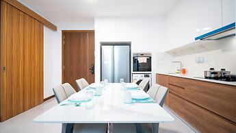 Moonway Luxury Suites At CORE Residence