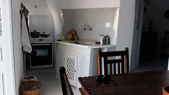 Charming 1705 Castle House in Pirgos Kallistis, Greece