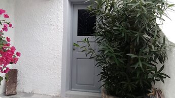 Charming 1705 Castle House in Pirgos Kallistis, Greece