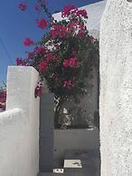 Charming 1705 Castle House in Pirgos Kallistis, Greece