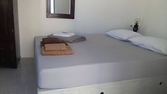 Charming 1705 Castle House in Pirgos Kallistis, Greece