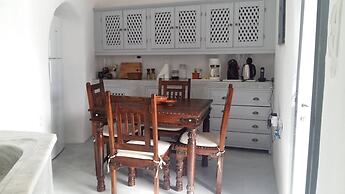 Charming 1705 Castle House in Pirgos Kallistis, Greece