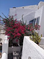 Charming 1705 Castle House in Pirgos Kallistis, Greece