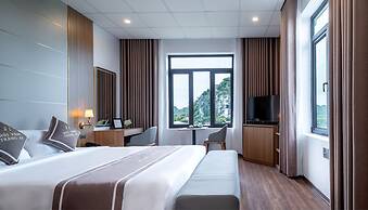 Núi Vàng Tràng An