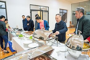 Núi Vàng Tràng An