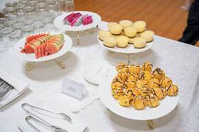 Núi Vàng Tràng An