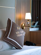 Núi Vàng Tràng An